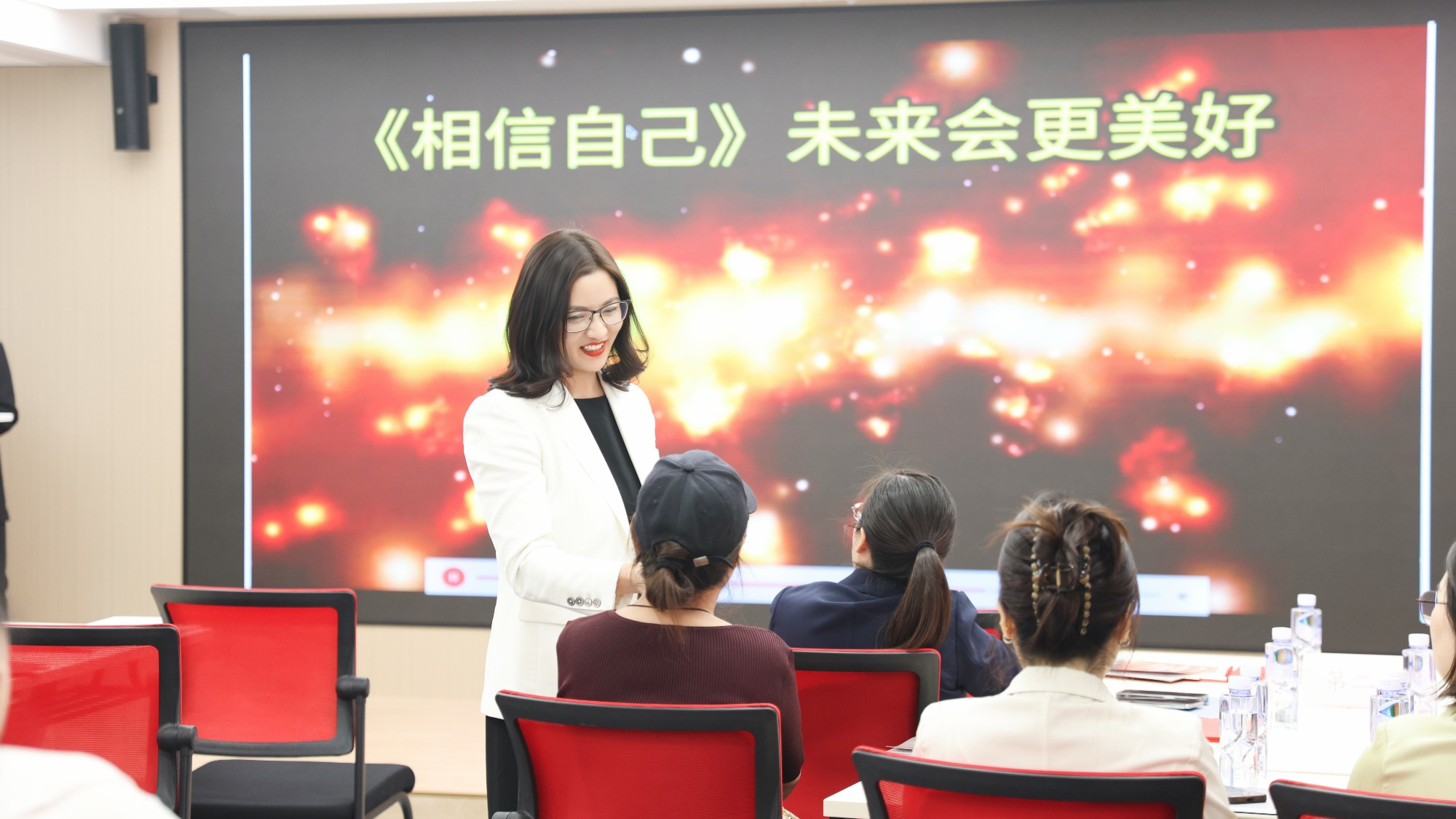 《情感危机化解》当婚姻亮起红灯，如何度过危机？这场讲座给你答案！