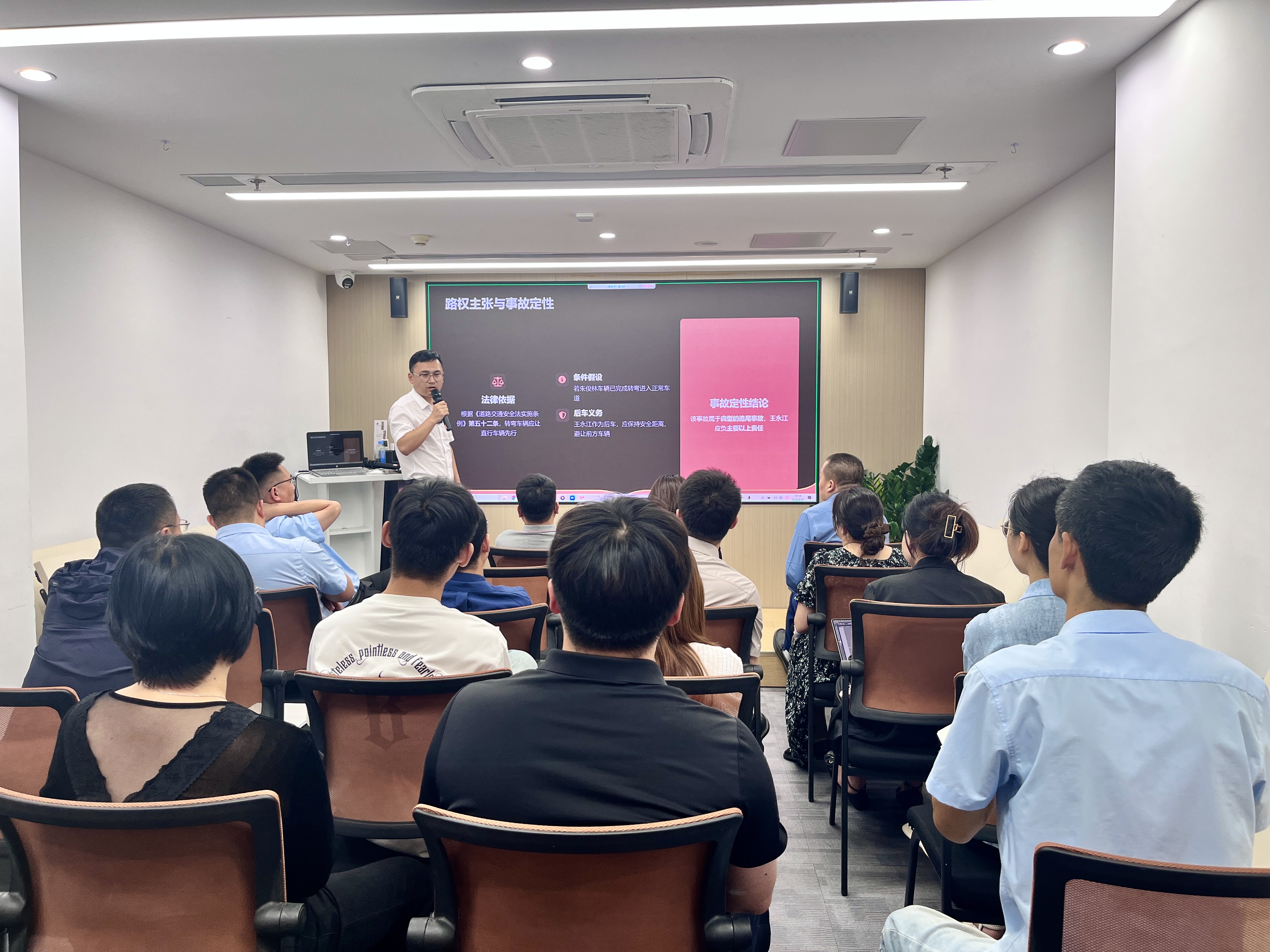交通事故定责不公只能认栽？资深律师拆解翻盘实战打法
